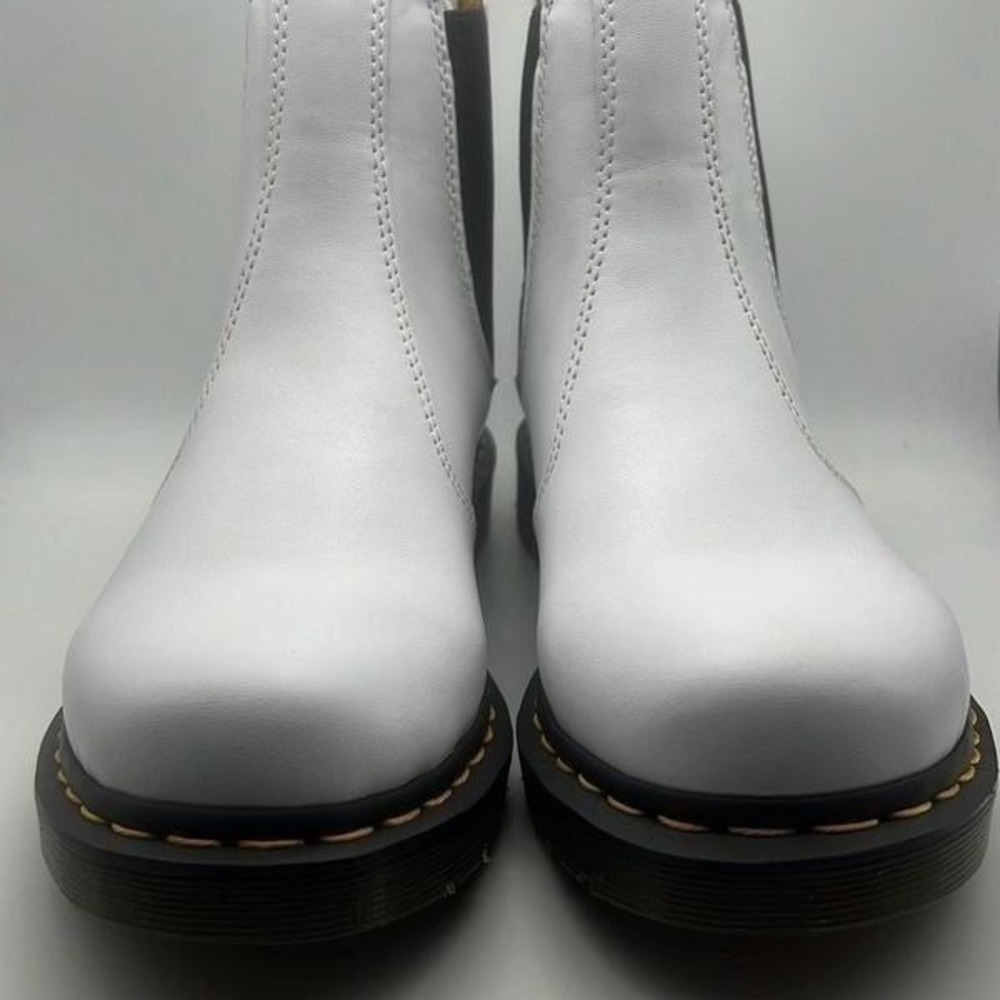 Dr. Martens Women's 2976 Chelsea Boot Leather Boots NWB Women Size 10 | Eur 42 - Picture 2 of 11